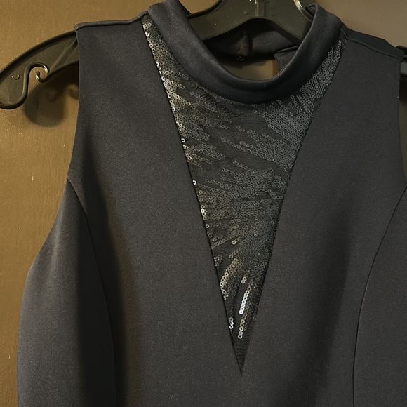 3 for $20 GUESS Women's Solid Sheath Navy Blue Dress Size 4 - Picture 4 of 9